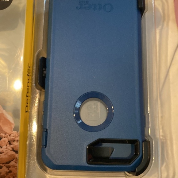 Otter box for iPhone 7 Plus - Picture 4 of 6